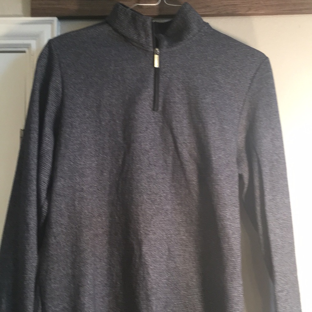 Perry Ellis pull over